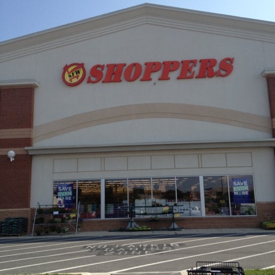 Shoppers Food Market Grocery Store in Laurel