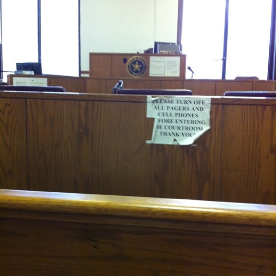 Foto diambil di Dallas Municipal Court oleh Keleigh M. pada 1/28/2011