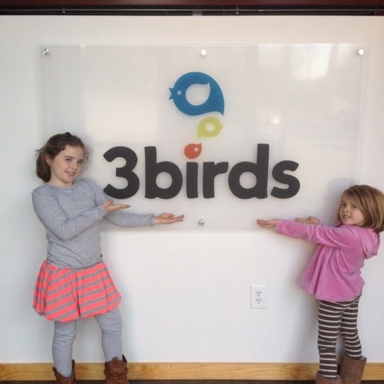 รูปภาพถ่ายที่ 3 Birds Marketing โดย Kristen J. เมื่อ 2/25/2012