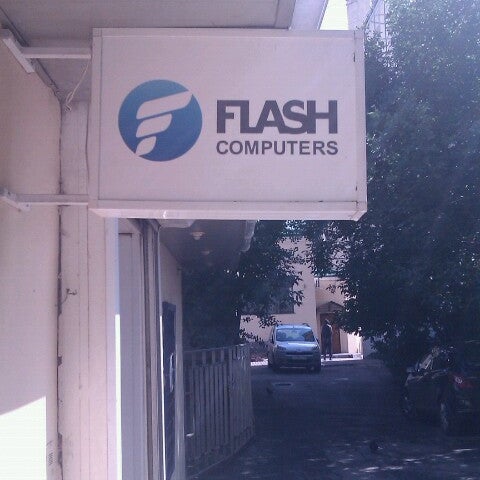 Снимок сделан в Flash Computers пользователем Aleksey C. 8/23/2012