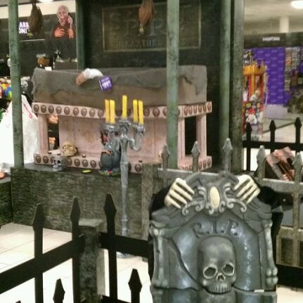 Spirit Halloween Arundel Mills 2022 Photos At Spirit Halloween Now Closed Arts Crafts Store
