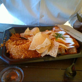 10/7/2011 tarihinde Dane M.ziyaretçi tarafından The Whole Enchilada Fresh Mexican Grill'de çekilen fotoğraf
