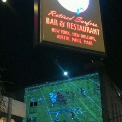 รูปภาพถ่ายที่ 701 Bar &amp; Restaurant โดย G-Rogan เมื่อ 12/18/2011