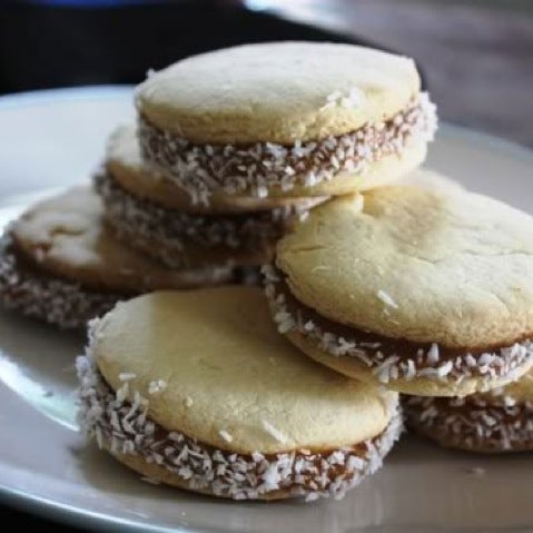 Alfajor filled with Dulce de leche