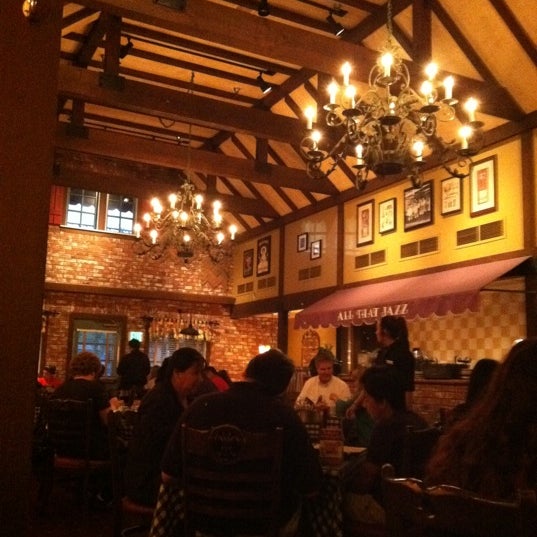 8/4/2012 tarihinde M.ziyaretçi tarafından Mimi&#39;s Cafe'de çekilen fotoğraf