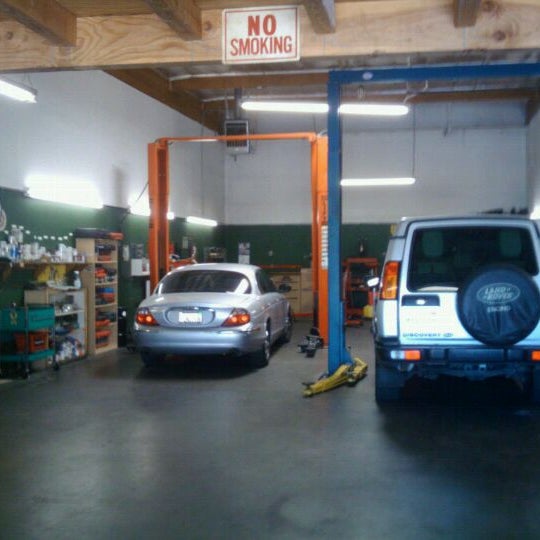 Photo taken at Universal Auto Repair by Shawn U. on 6/14/2011