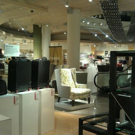 Photo taken at Crate &amp; Barrel by Calvin H. on 10/2/2011