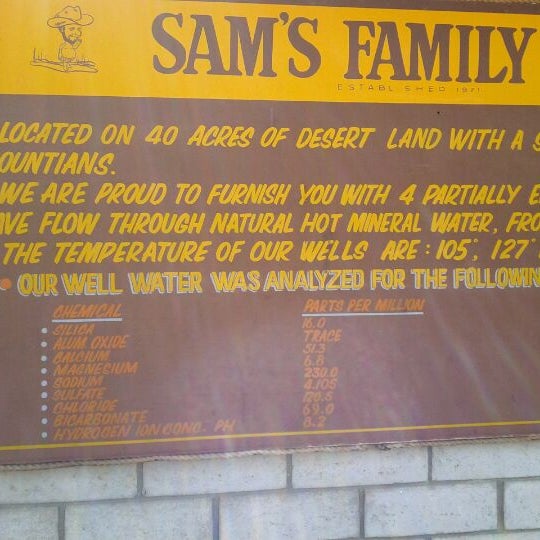 Photo prise au Sam&#39;s Family Spa &amp; Hot Water Resort par Cheryl L. le5/13/2012
