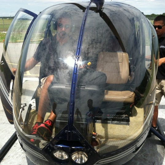 Foto tomada en Huffman Helicopters  por Dustin Jones el 7/21/2012
