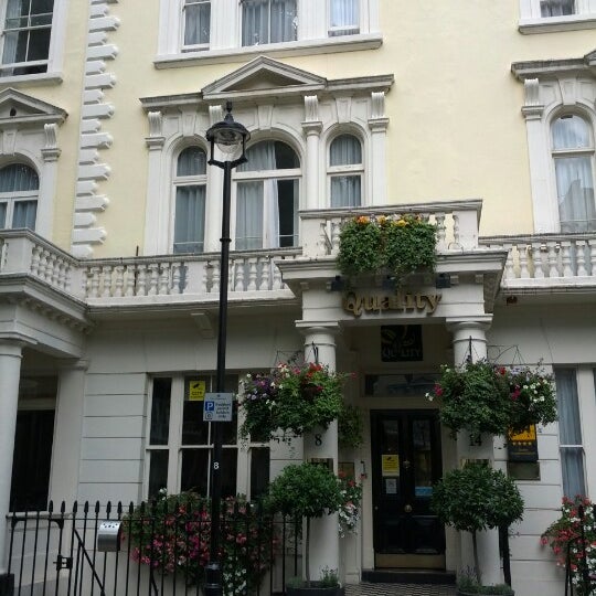 Foto tirada no(a) Mercure London Hyde Park Hotel por Rob G. em 9/2/2012