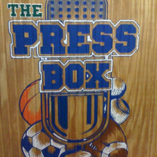 8/18/2012にWalter B H.がPress Box Sports Emporium &amp; Eateryで撮った写真