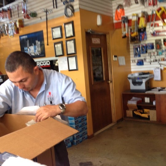 HQJ PLUMBING Hardware Store in Arecibo