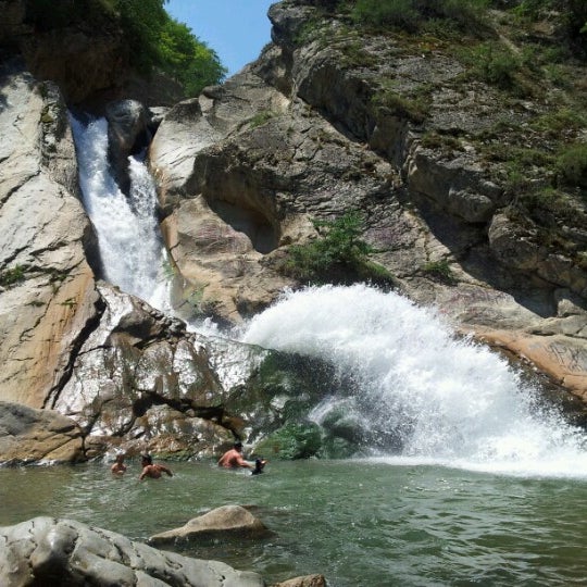 Хучнинский водопад горы