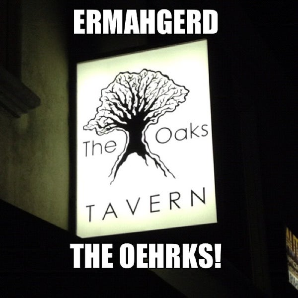 Foto tirada no(a) The Oaks Tavern por Jake L. em 6/28/2012