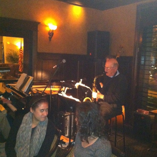 4/1/2012にCasey K.がThe Waterfront Restaurant and Tavernで撮った写真
