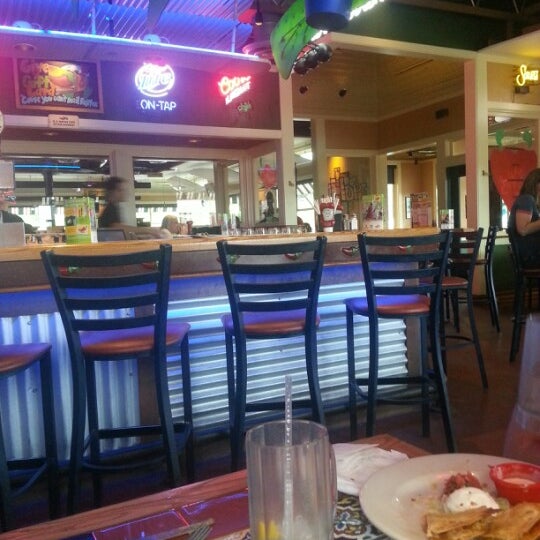 Photo taken at Chili&#39;s Grill &amp; Bar by Rachel K. on 8/26/2012
