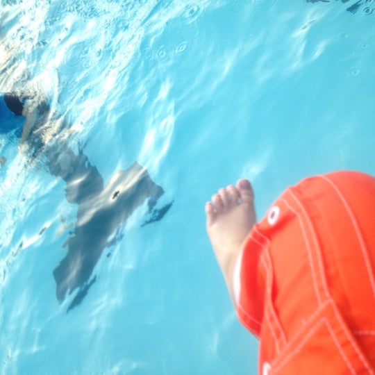 7/18/2012にChase S.がEdina Aquatic Centerで撮った写真