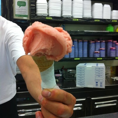 Photo taken at Gelateria I Mannari by Miho on 7/30/2012