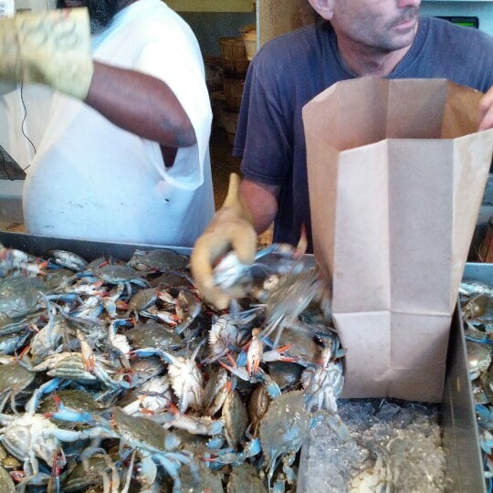 Photo taken at Jessie Taylor Seafood by Christian B. on 6/15/2012