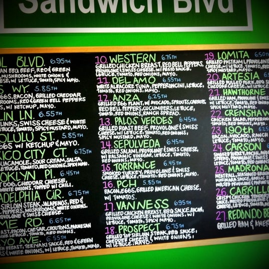 Photo prise au Sandwich Blvd par Sandwich B. le5/10/2012
