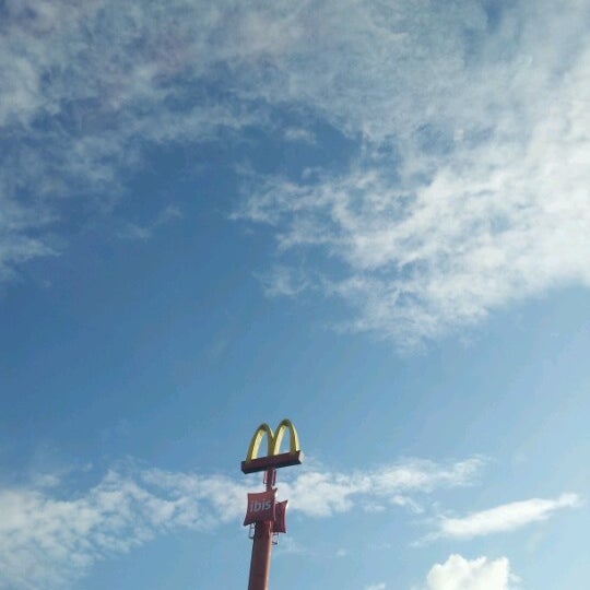 Foto tomada en McDonald&#39;s  por Rocco V. el 7/29/2012