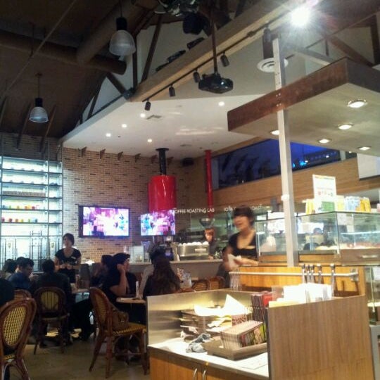 Photo taken at IOTA Brew Cafe by the B.B of ĐèŁêŦę®îǿև​ֆ H. on 5/6/2012