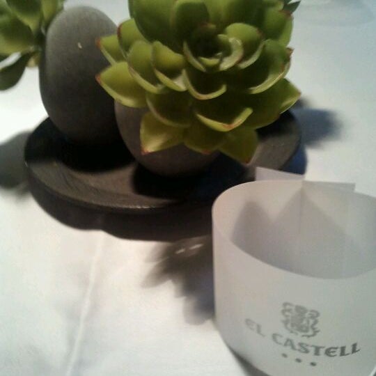 Foto diambil di El Castell Hotel oleh Lara G. pada 4/4/2012