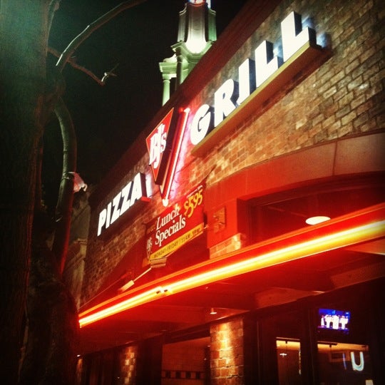 รูปภาพถ่ายที่ BJ&#39;s Restaurant &amp; Brewhouse โดย Ankur G. เมื่อ 3/25/2012