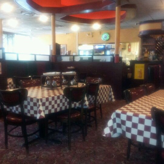Photo taken at Giordano&#39;s by Linda G. on 5/16/2012
