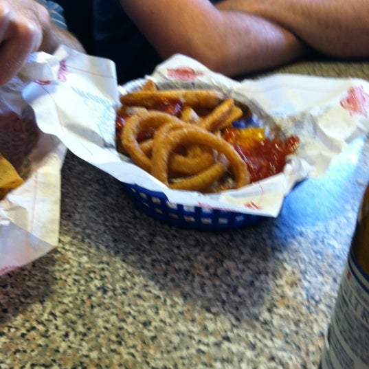 Photo taken at Fuddruckers by Justin B. on 3/31/2012