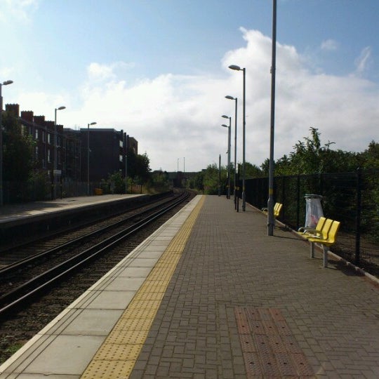 Bootle Oriel Road Railway Station (BOT) 228 visitors