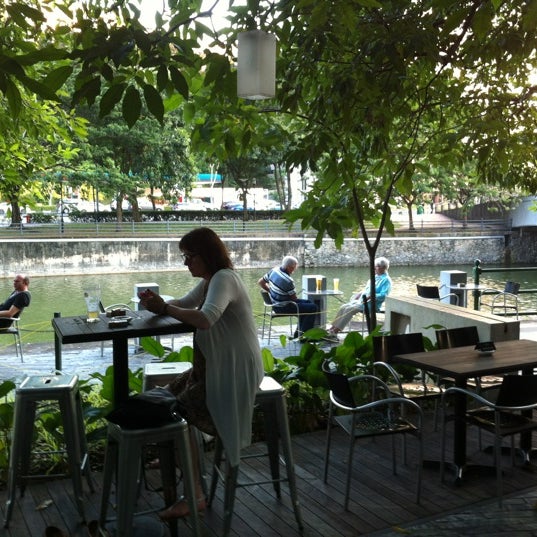 6/22/2012 tarihinde Youssef F.ziyaretçi tarafından eM by the River'de çekilen fotoğraf