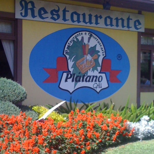 Foto diambil di Plátano Grill Restaurante Ltda. oleh Wallace M. pada 4/16/2012