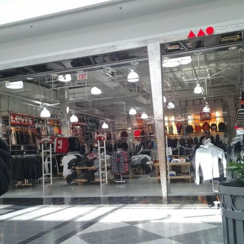 aao clothing store