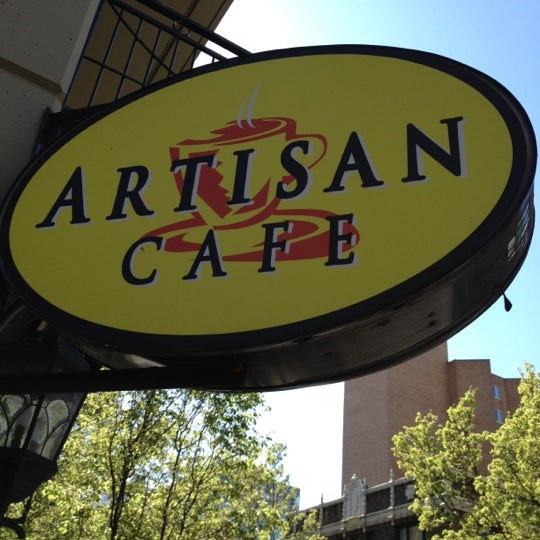 รูปภาพถ่ายที่ Artisan Cafe โดย Jeffrey C. เมื่อ 4/14/2012
