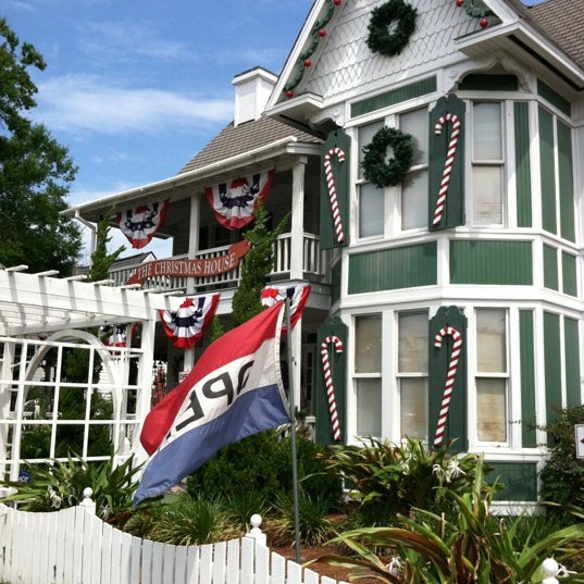 The Christmas House - Southport, NC