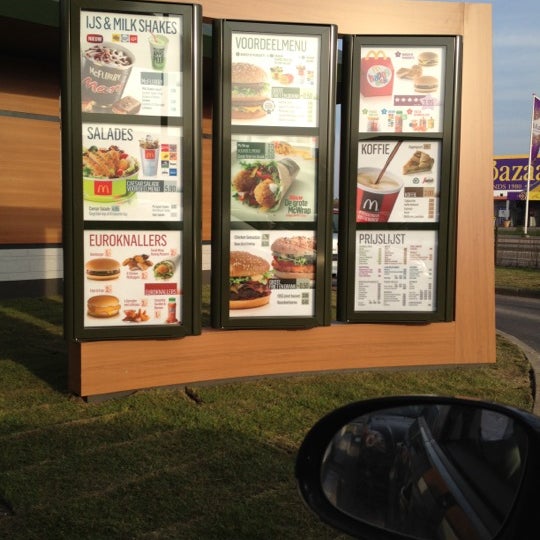 รูปภาพถ่ายที่ McDonald&#39;s โดย Jacco H. เมื่อ 3/27/2012
