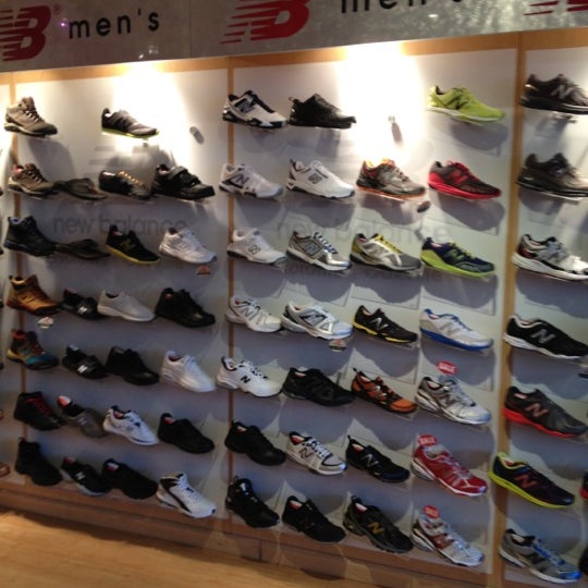 new balance store yonge and st clair