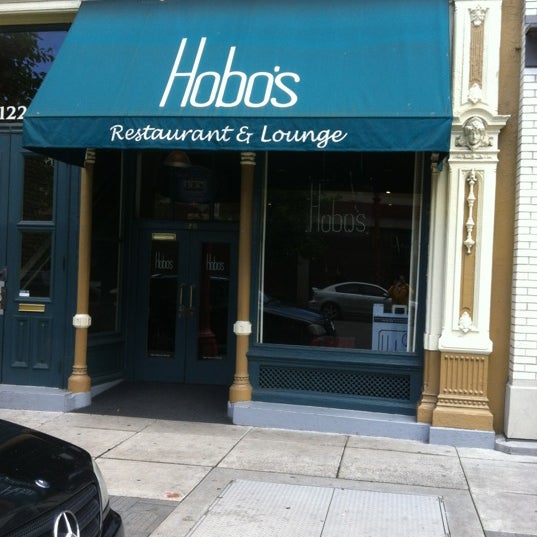 Снимок сделан в Hobo&#39;s Restaurant &amp; Lounge пользователем Carl O. 6/23/2012