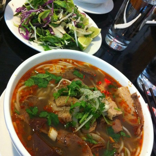 8/1/2012 tarihinde Bobby H.ziyaretçi tarafından Cafe Hoang'de çekilen fotoğraf