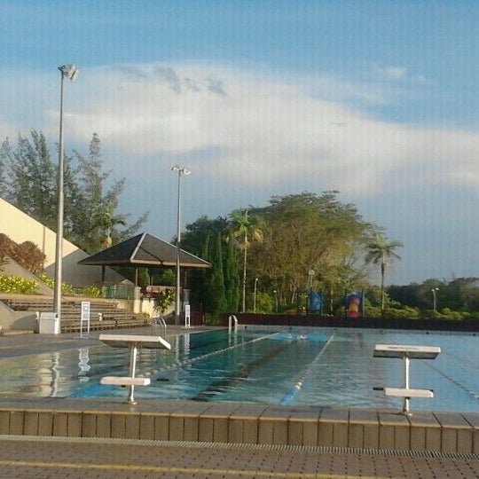 Swimming pool kencana pura INFINITY SKY