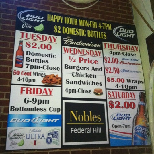 Foto tomada en Nobles Bar And Grill  por @followfrannie B. el 2/22/2012