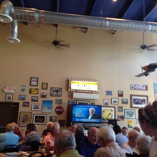 Photo taken at Flight Deck Restaurant by Chuck F. on 7/17/2012