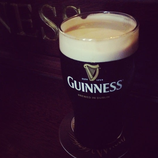 Снимок сделан в The Liffey Irish Pub пользователем Alecia E. 8/11/2012