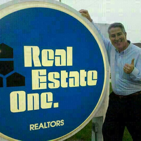 Real Estate One 34620 Utica Rd