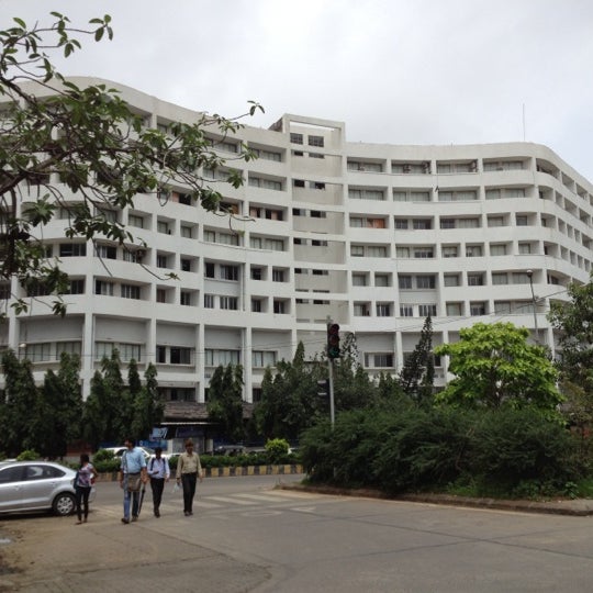 Mithibai College Campus