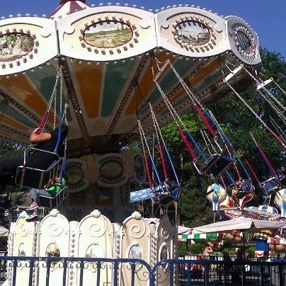 Foto tirada no(a) Victorian Gardens Amusement Park por Linda B. em 8/6/2012