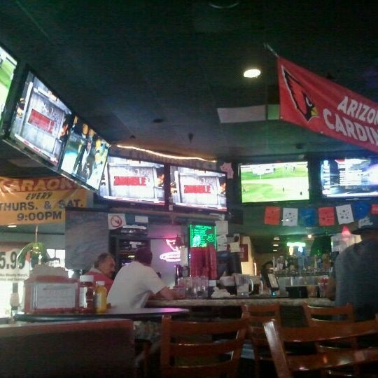 Photo taken at Duke&#39;s Sports Bar &amp; Grill by Mikey H. on 10/6/2011