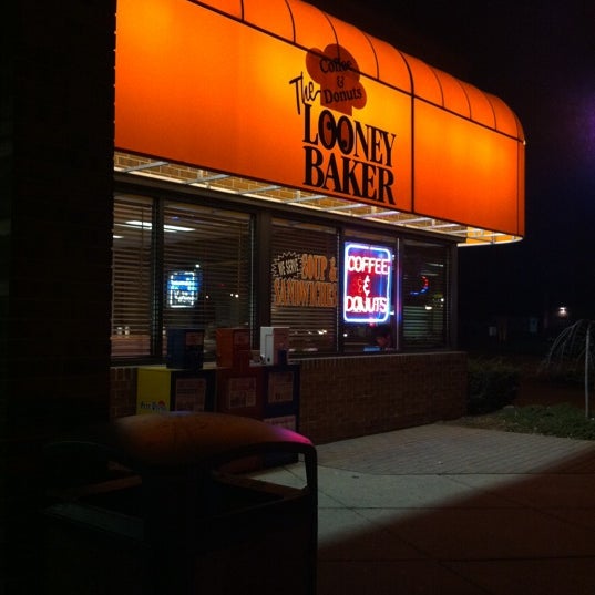 The Looney Baker Livonia'da Donut Dükkanı