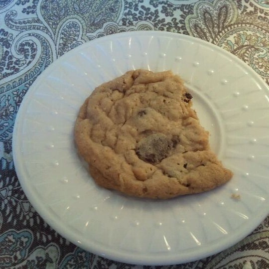 The peanut butter, chocolate chip oatmeal cookie may very well be the best cookie I've ever had.